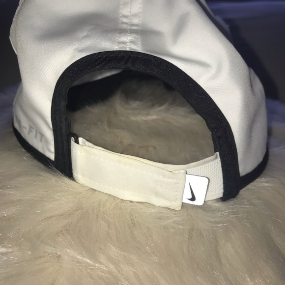 Nike Hat - Picture 3 of 4